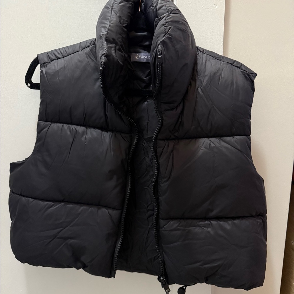 Women's Black Puffer Vest